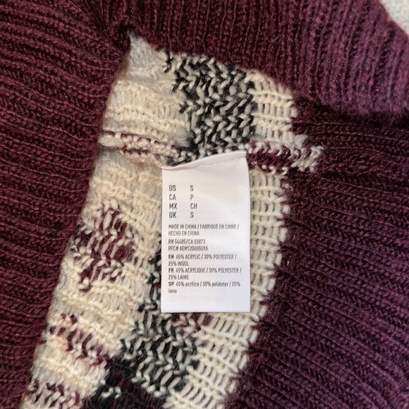 NWT AE Aztec Print Wool  Sweater - Picture 10 of 10